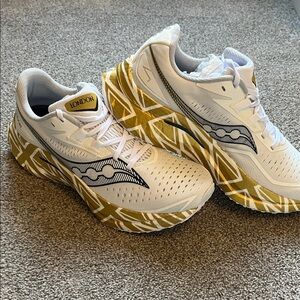 Saucony Endorphin Speed 4 London Marathon special edition